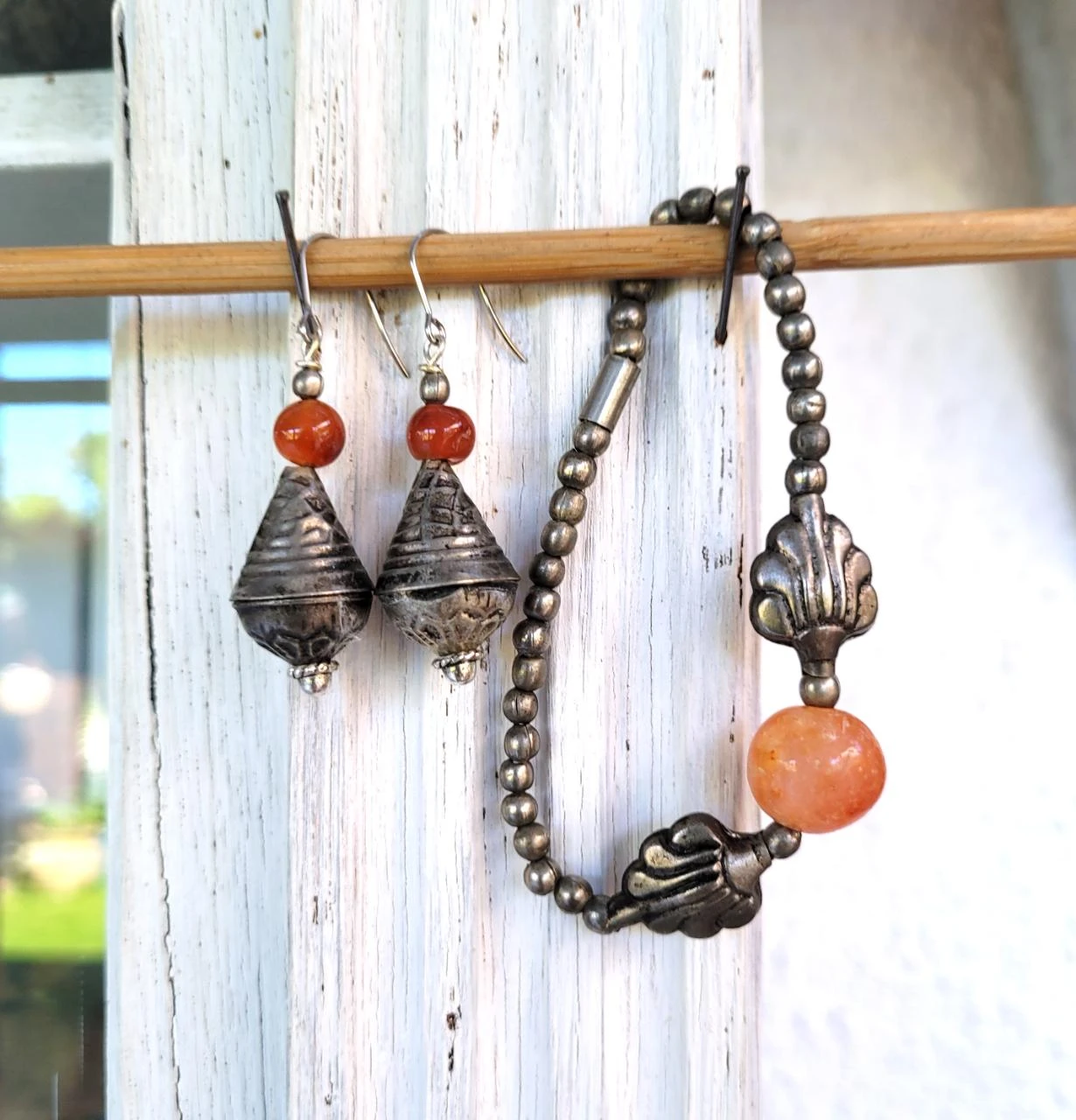 Une parure berbère bracelet et boucles d'oreille, tribale boho chic: cornaline..